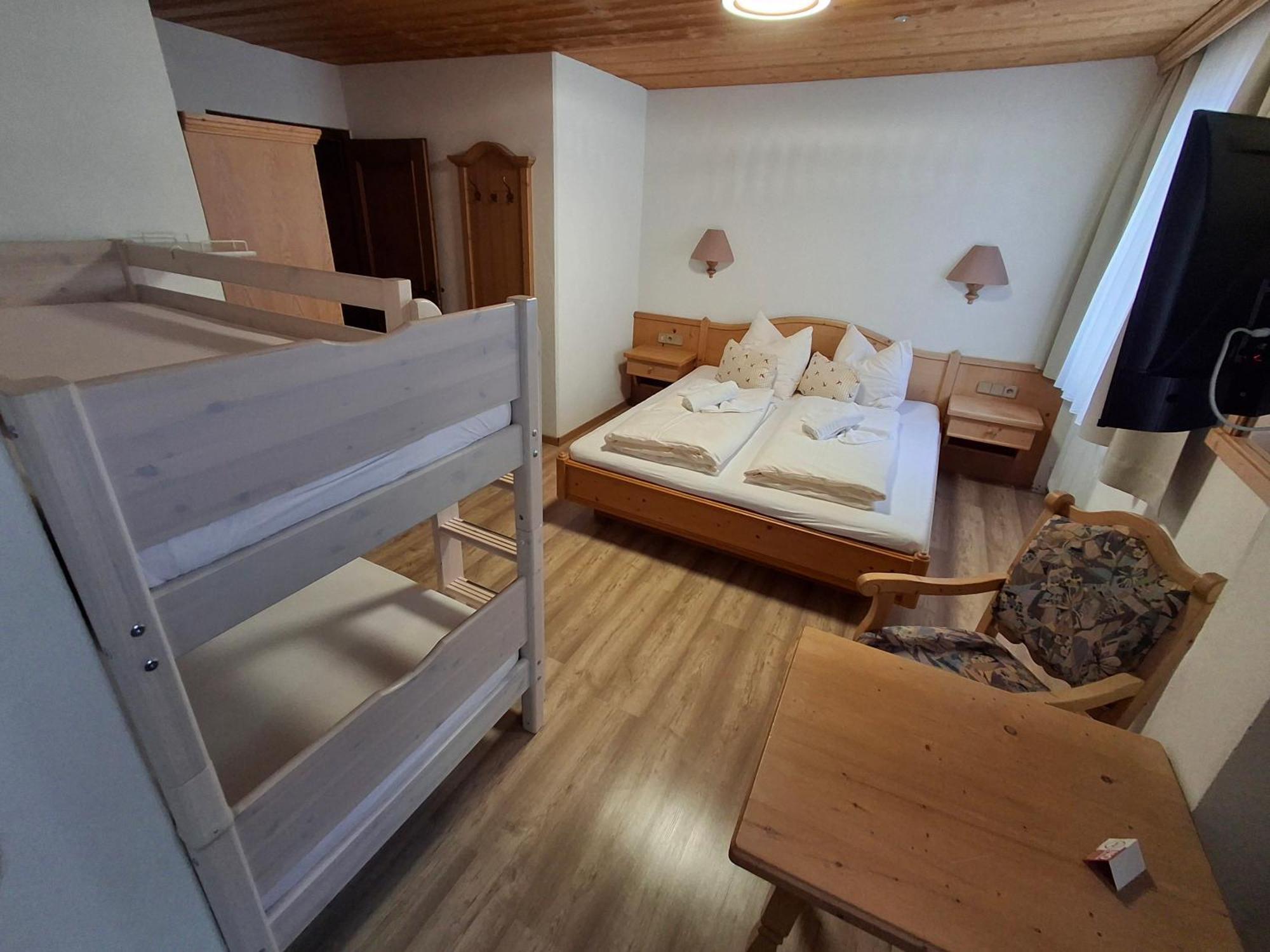 Pension Razil Ladis Exterior photo